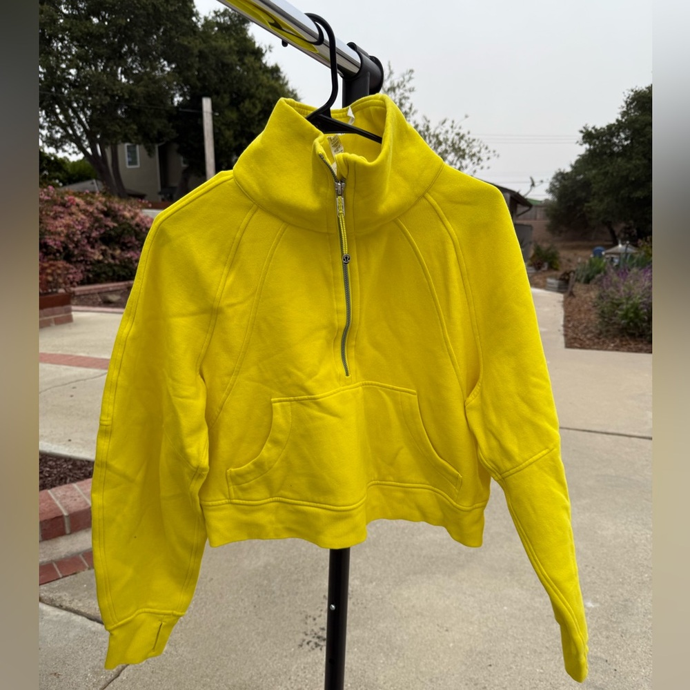 Lululemon yellow scuba XS/S